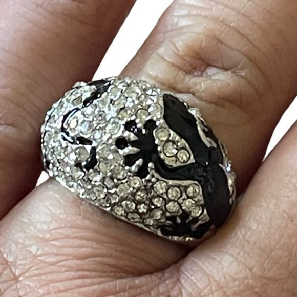 NWT rhinestone ring with black gecko design ring US size 8 - Picture 1 of 8